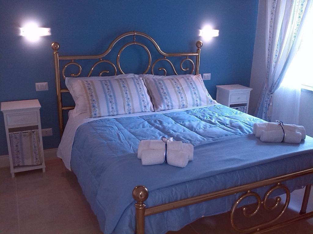 Bed and Breakfast Fontana Vecchia Atina Habitación foto
